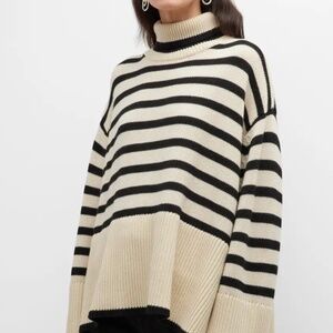 TOTÊME Signature Stripe Knitwear In White in Medium Organic Cotton